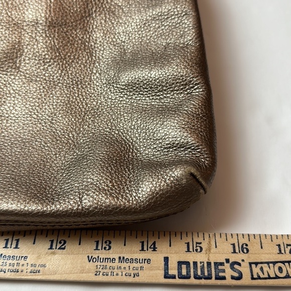 Fossil Metallic Brown Genuine leather Explorer Foldover Tote/ messenger bag. - Picture 5 of 14